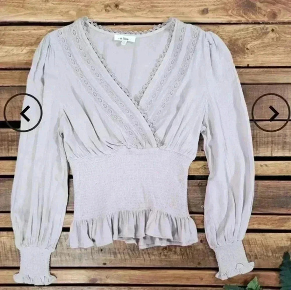 Elegant Lace Trim Blouse - Cream NWT - Picture 3 of 3